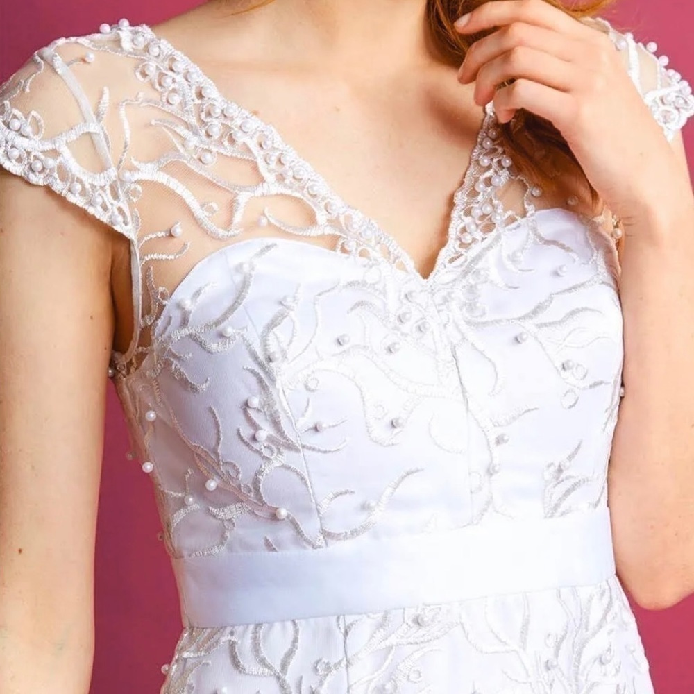 NWOT wedding dress - Picture 3 of 13